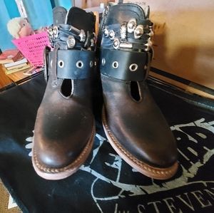 Freebirds Saloon sz 8